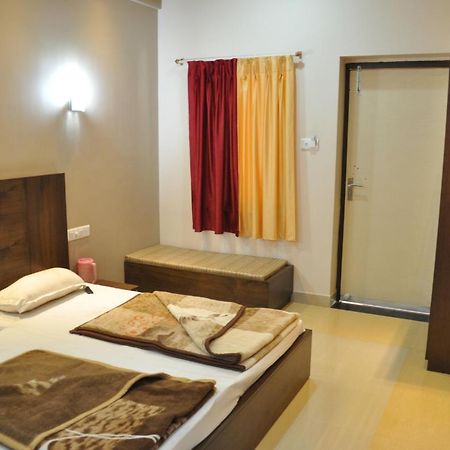 Hotel Oasis Mount Abu Buitenkant foto