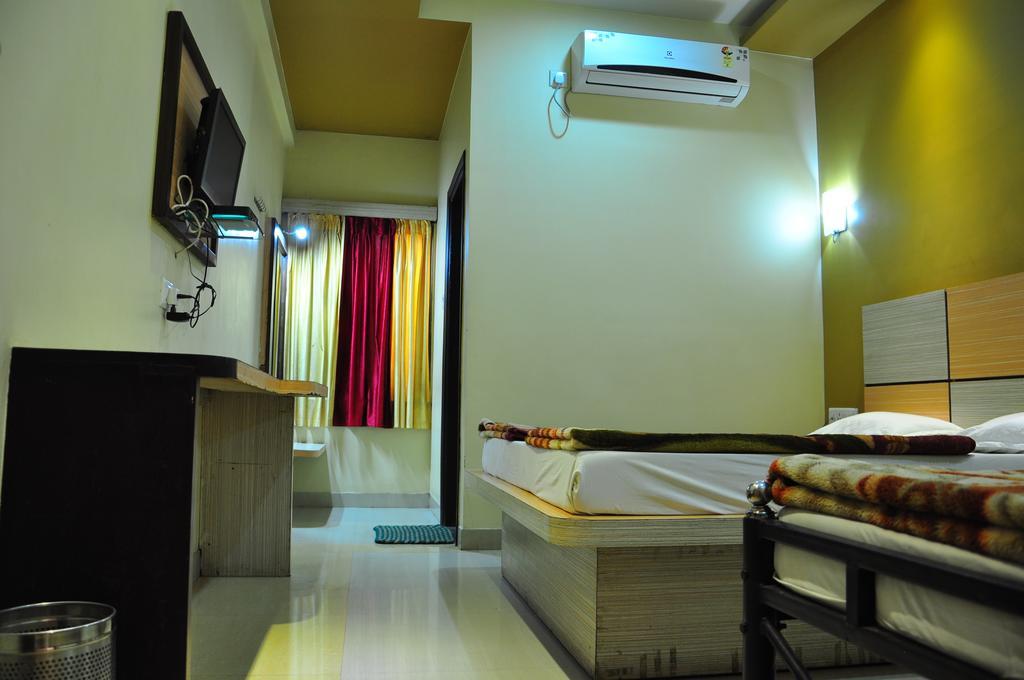 Hotel Oasis Mount Abu Buitenkant foto