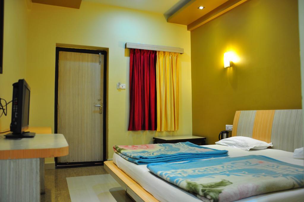 Hotel Oasis Mount Abu Buitenkant foto