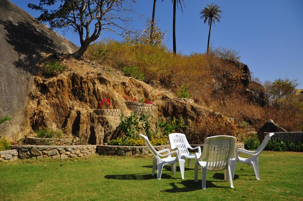 Hotel Oasis Mount Abu Buitenkant foto