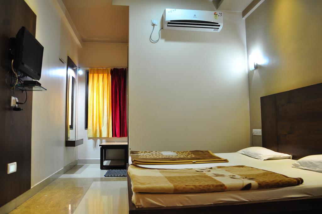 Hotel Oasis Mount Abu Buitenkant foto