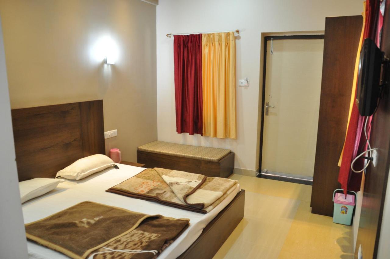 Hotel Oasis Mount Abu Buitenkant foto