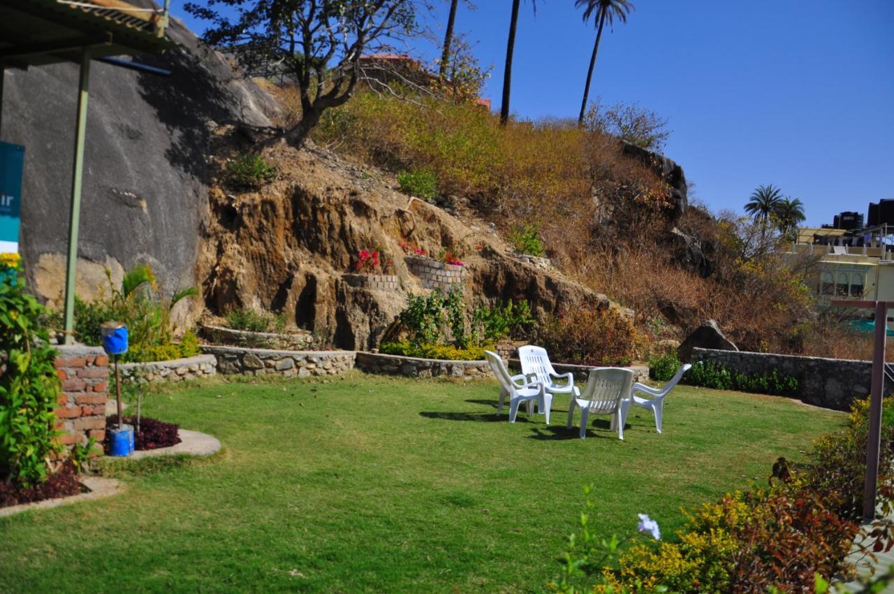 Hotel Oasis Mount Abu Buitenkant foto